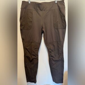 Women's Cropped Pants in Brown